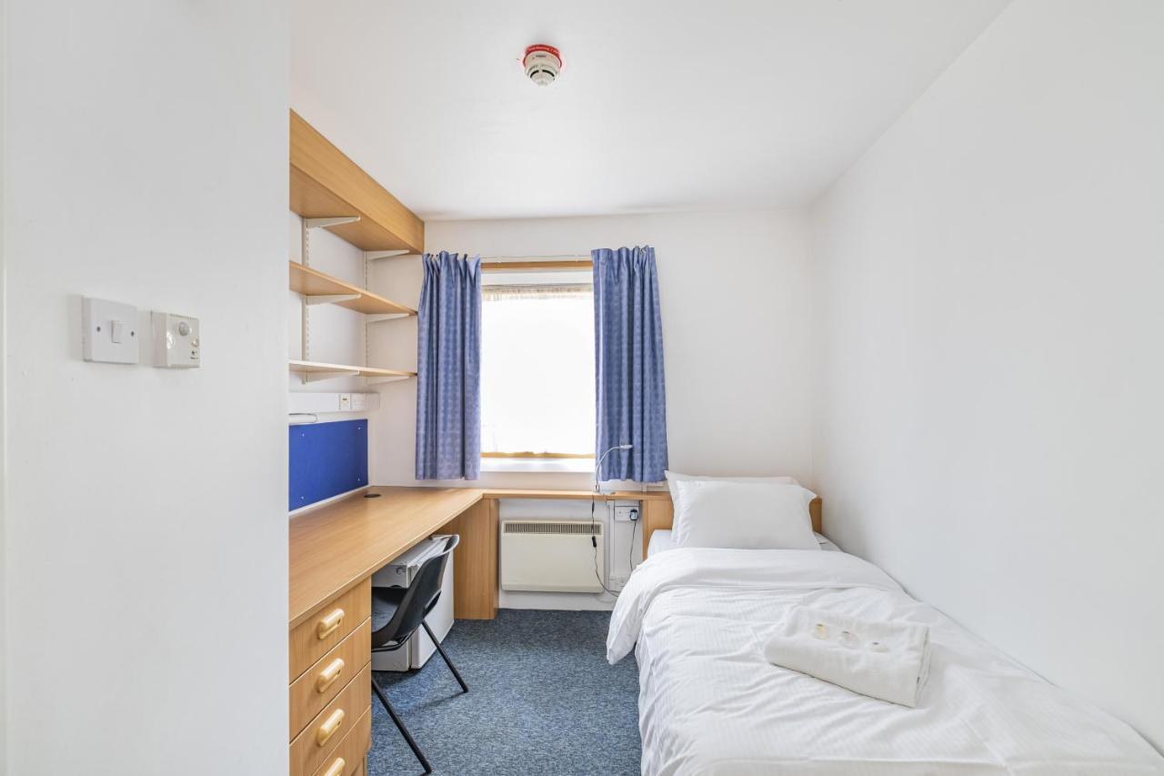 Vibrant Ensuite Rooms, Hatfield - Sk Bagian luar foto