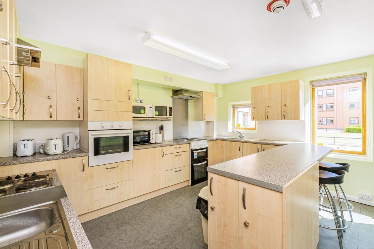 Vibrant Ensuite Rooms, Hatfield - Sk Bagian luar foto