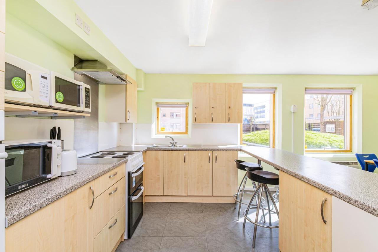 Vibrant Ensuite Rooms, Hatfield - Sk Bagian luar foto